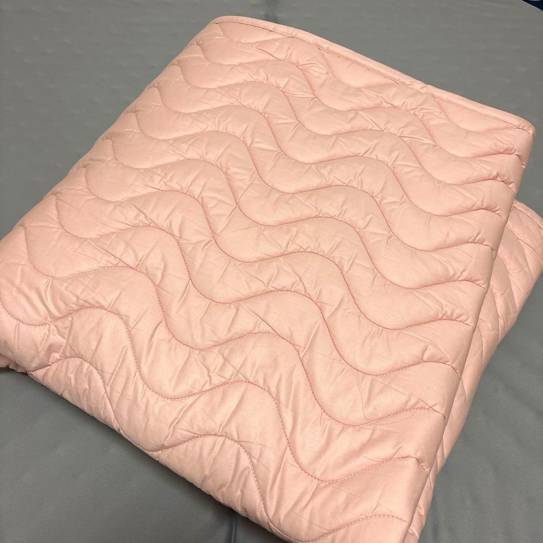 アルファウェーブ　敷きパッド　Mサイズ 高レベル遠赤外線　ピンク