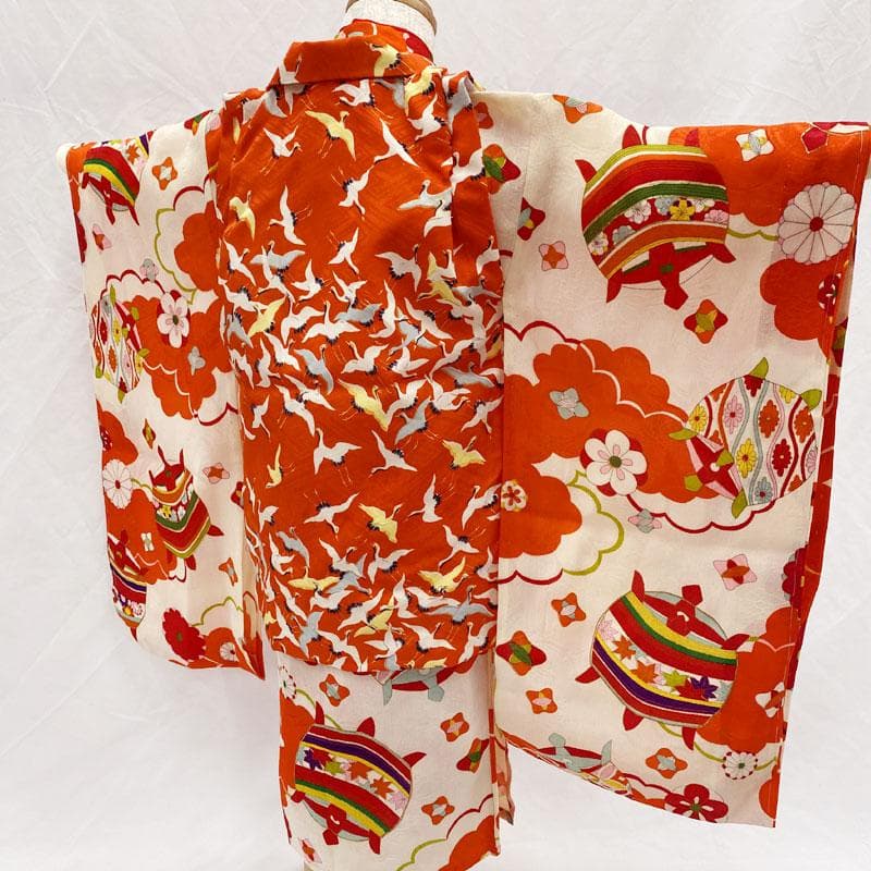 ◎509ag7◎七五三 三歳 女の子 アンティーク着物&被布 レトロ 濃朱色◎