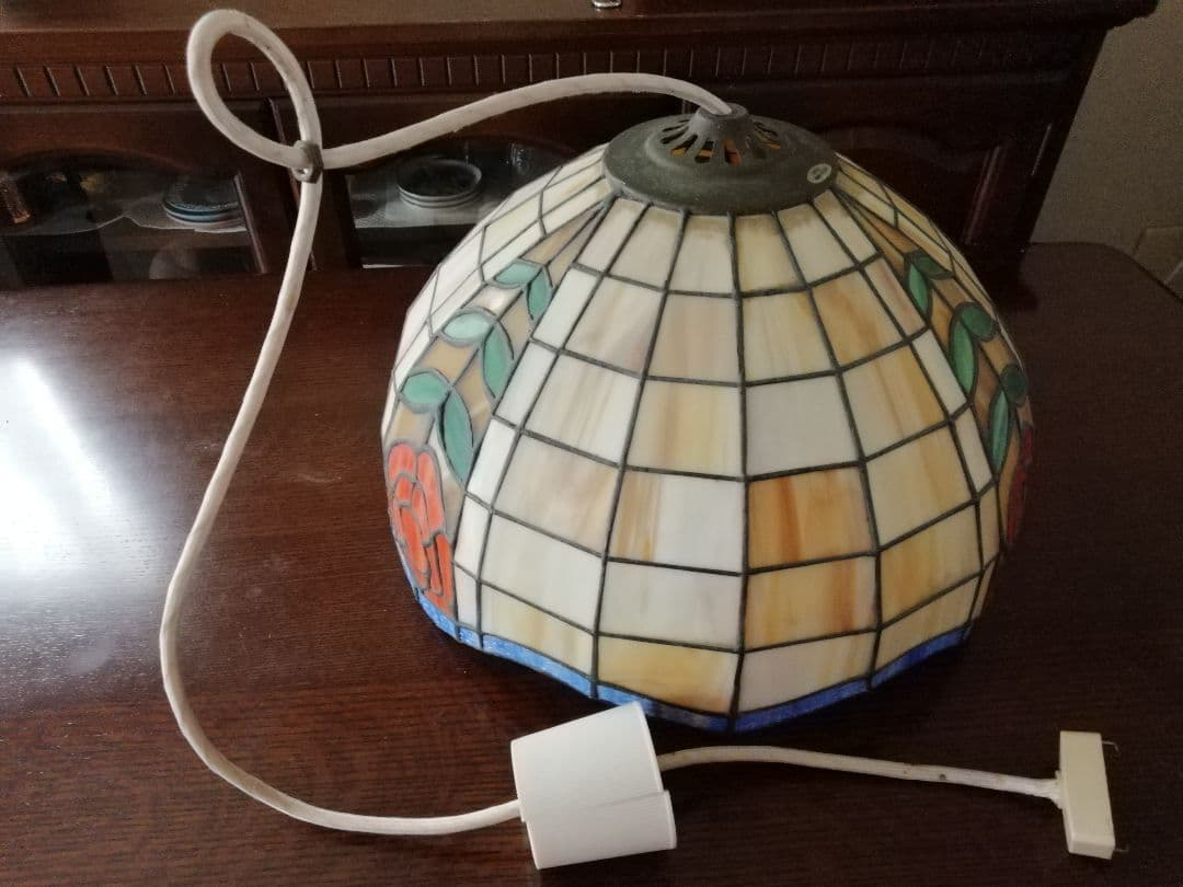 照明器具　ステンドグラス　吊り下げランプ　ペンダントライト