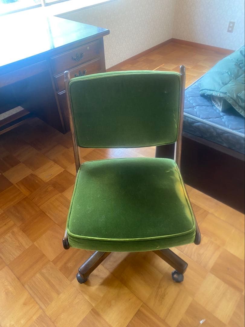 【マリリン】緑色ベルベットのデスクチェア