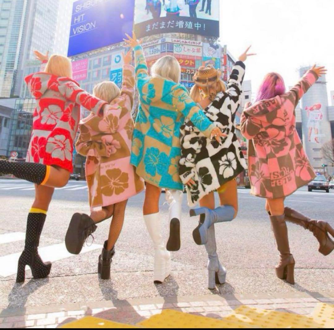 アルバローザ ALBAROSA 升目コート 赤ミドル丈