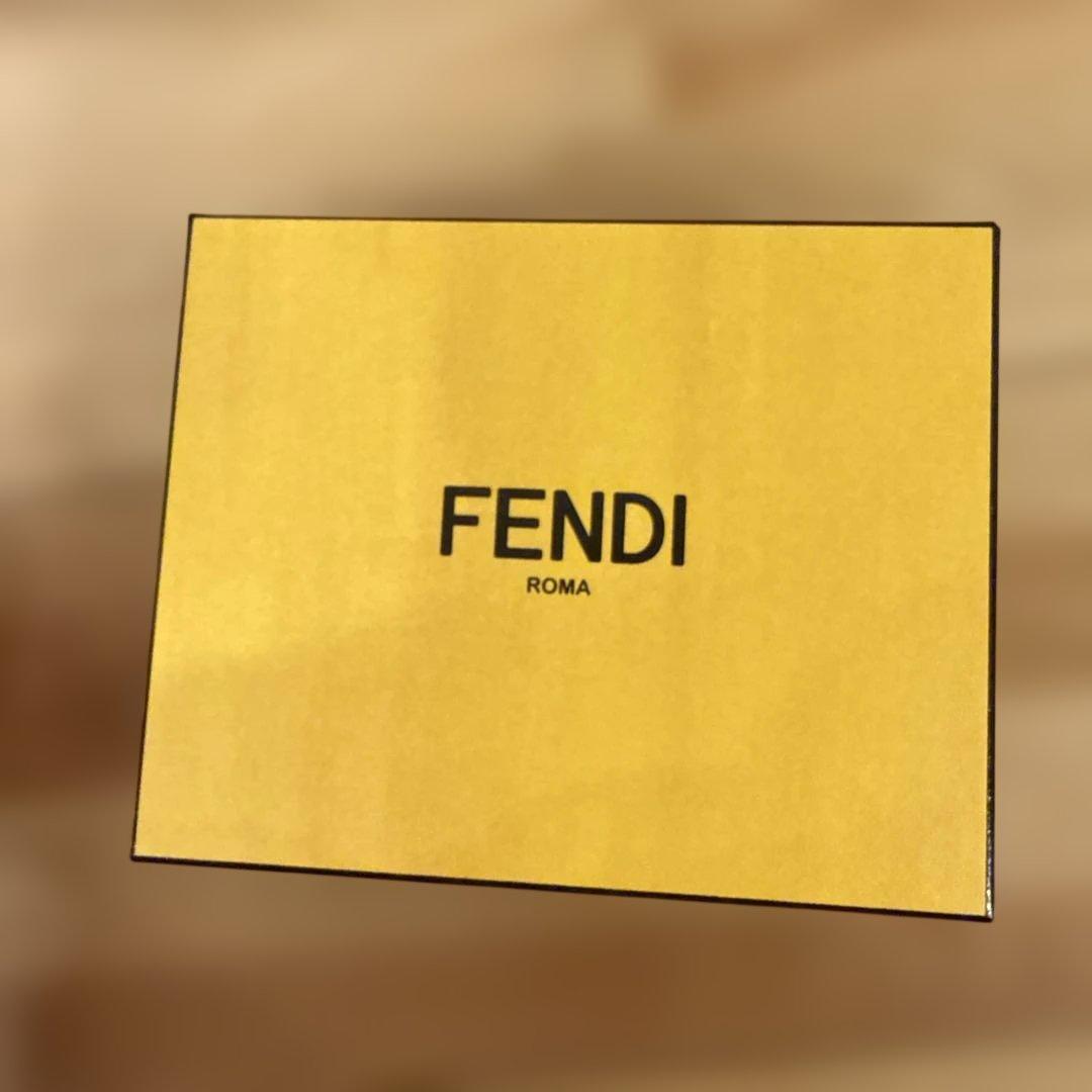 1/22 目黒蓮くん着用　FENDI FF ジャカード キーホルダー　熊チャーム