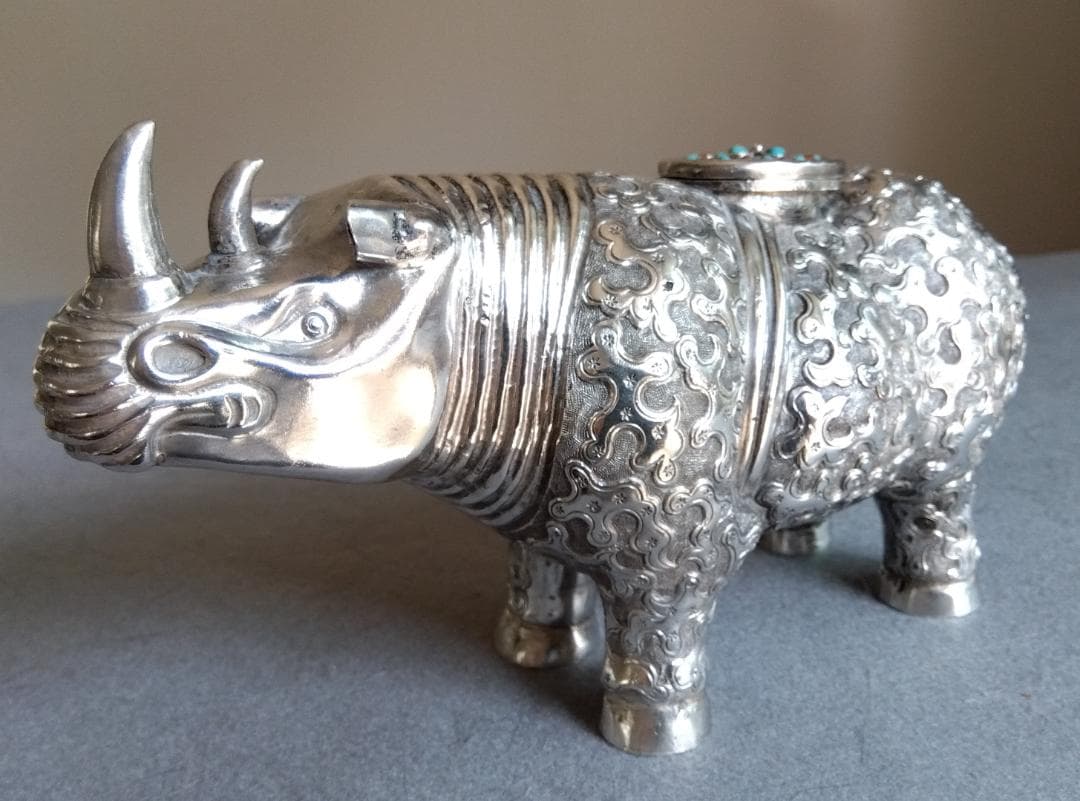 北京工芸品公司　銀製　錯金銀雲紋銅犀尊　酒器