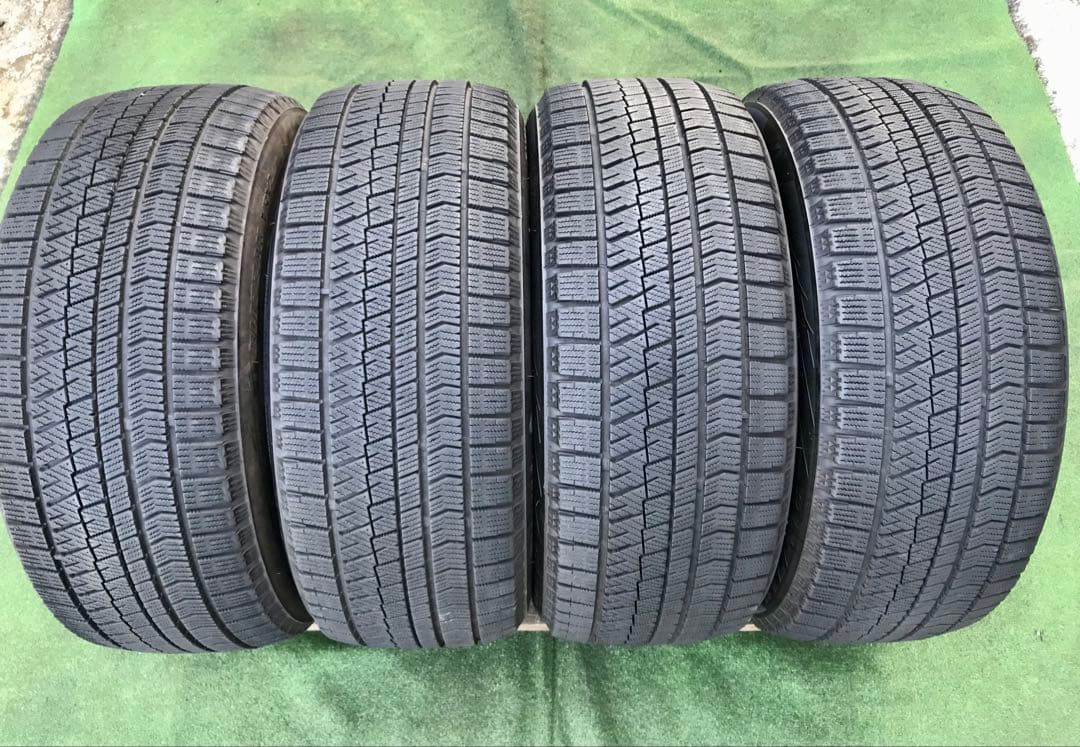 225/50 R17、 BRIDGESTONE BLIZZAK VRX2、22年