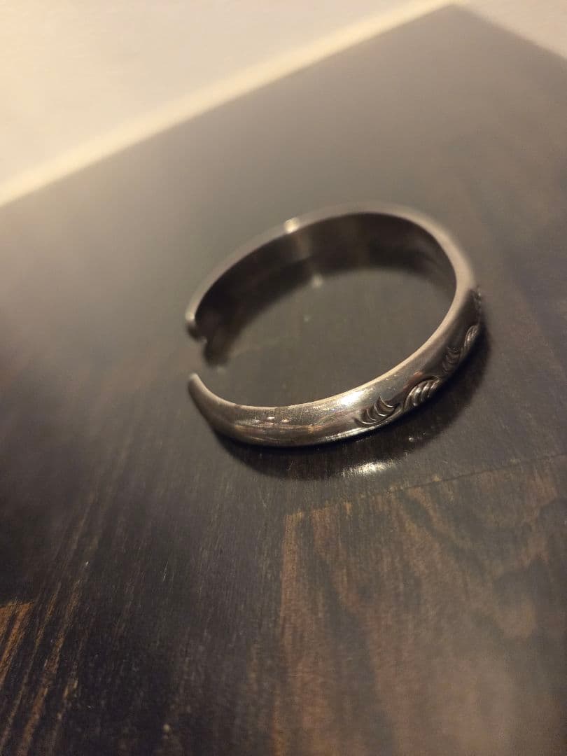 ARIZONA FREEDOM アリゾナフリーダムバングル 太陽神、唐草柄の彫り