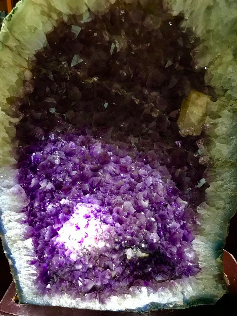 アメジストドーム 紫水晶 他と比べてみてください粒の大きさ輝き全く違います！