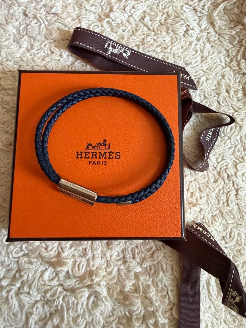 最安値✴︎どうしても売りたいため✴︎エルメスHERMES ブレスレット　青っぽい色
