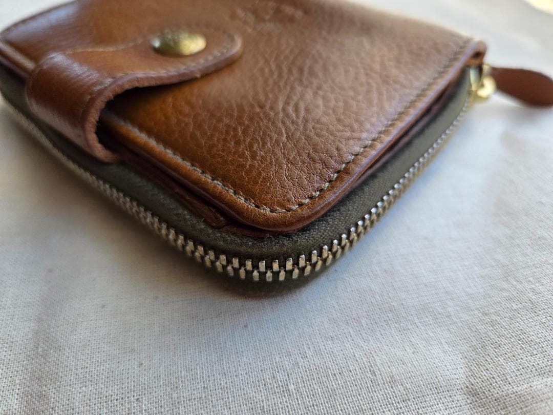 イルビゾンテ レザー 二つ折り財布 シボ ウォレット キャメルブラウン