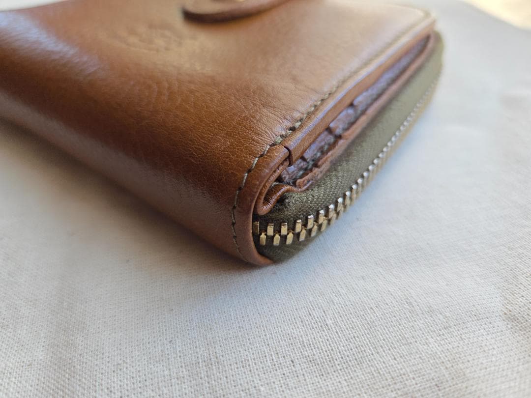 イルビゾンテ レザー 二つ折り財布 シボ ウォレット キャメルブラウン