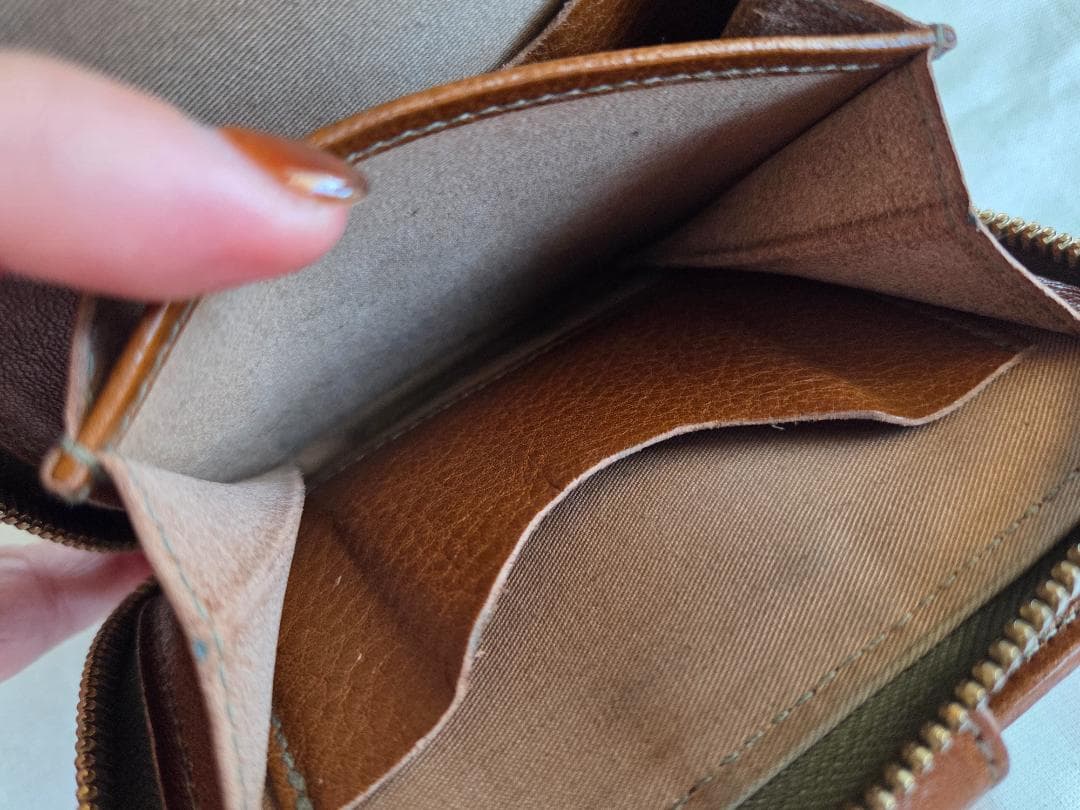 イルビゾンテ レザー 二つ折り財布 シボ ウォレット キャメルブラウン