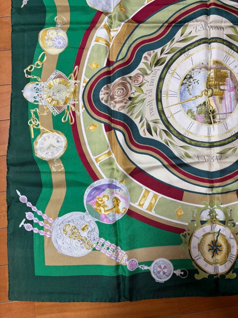 エルメス 時計デザイン シルクスカーフ