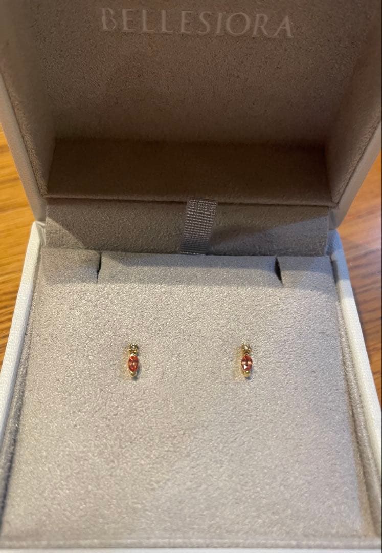 美品☆BELLESIORAベルシオラ K18 ダイヤモンド サファイア ピアス
