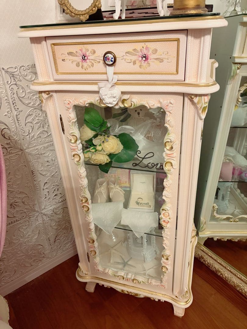 アイボリーフラワー装飾木製チェスト