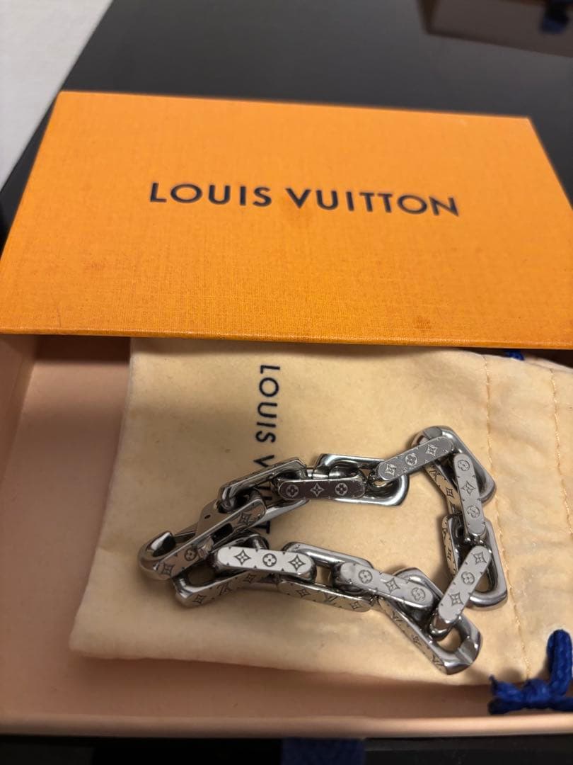 LouisVuittonメンズブレスレット　silver