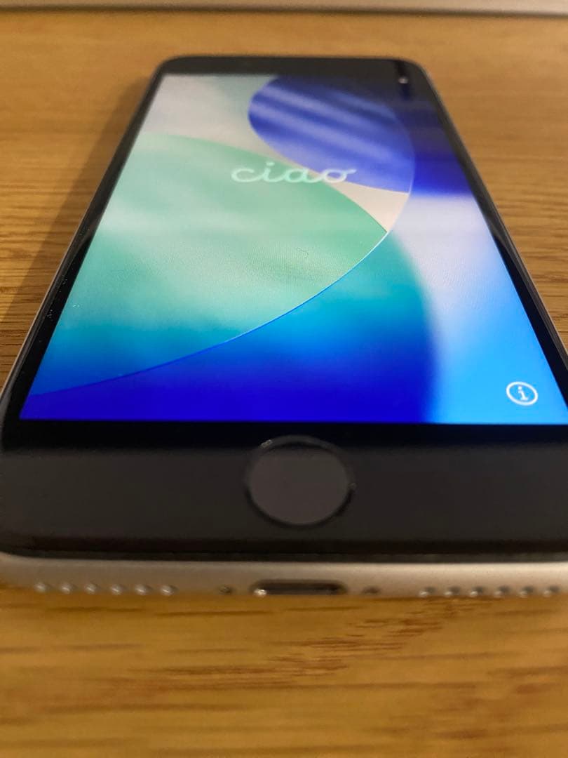 iPhone SE 第2世代 64GB ホワイト SIMフリー バッテリー90%