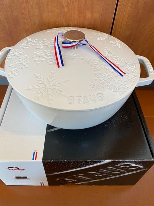ストウブ　スノークリスタルココット