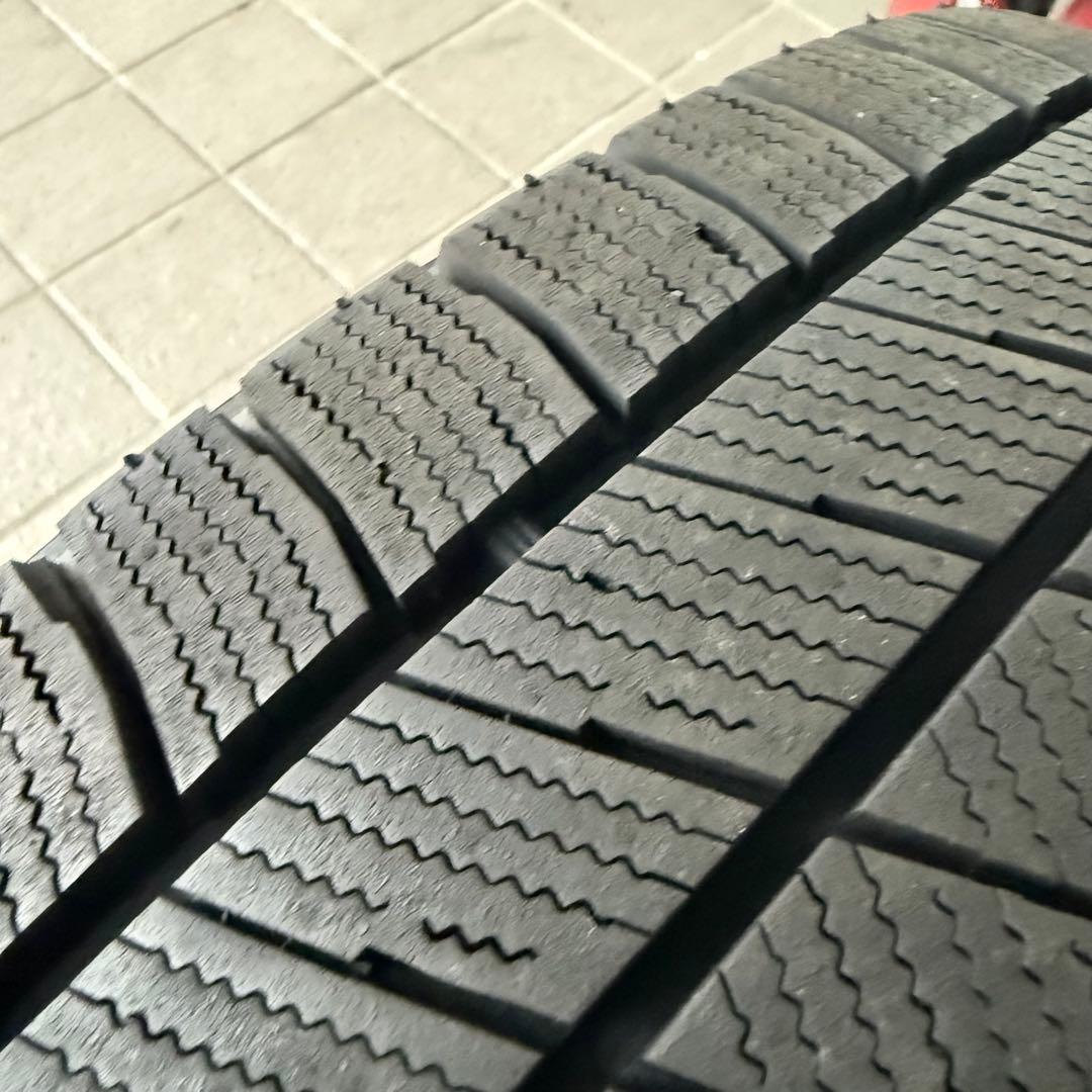 A①215/55R17 ブリヂストンVRX3スタッドレスタイヤ４本