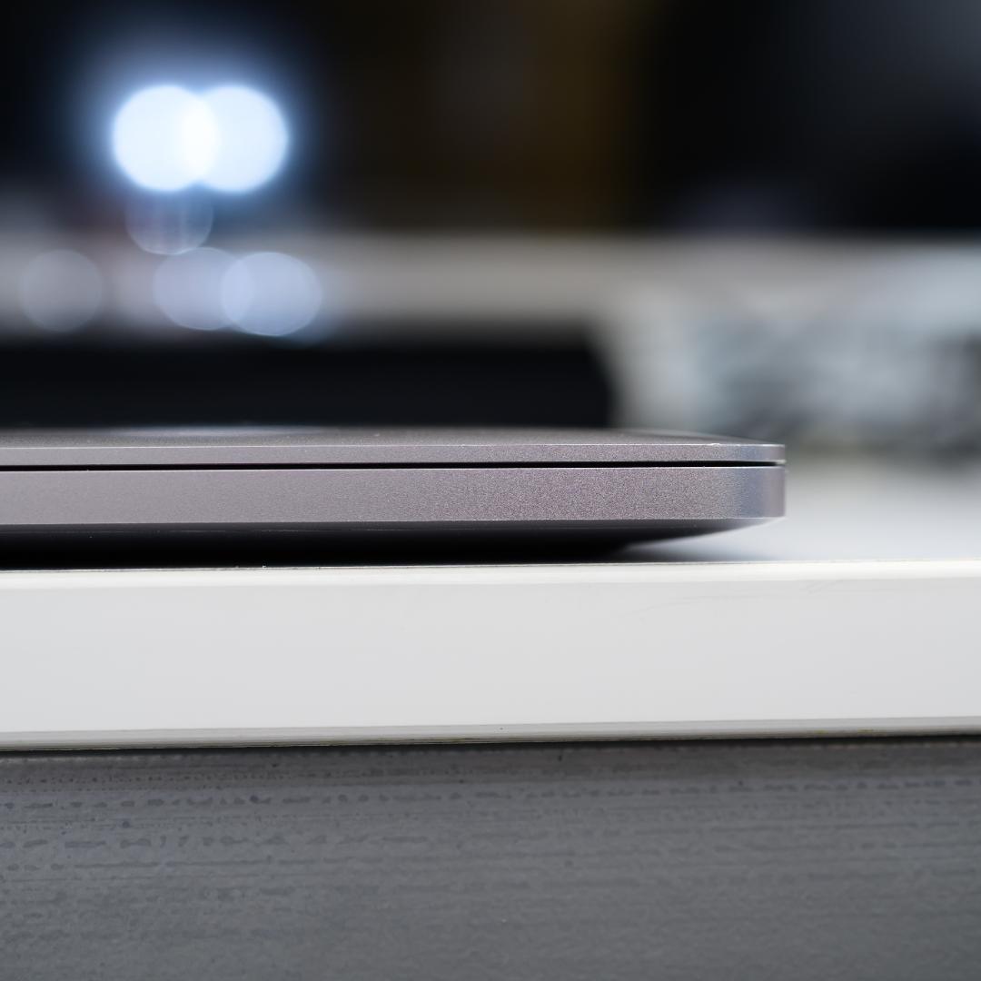 【外装美品】MacBook Pro 13 2017 シルバー