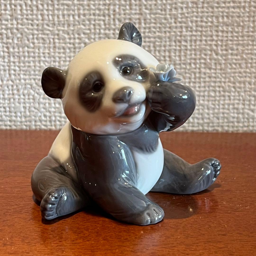超美品　リヤドロ　パンダ　水色の花　フィギュリン　人形　陶器　置物　A オブジェ