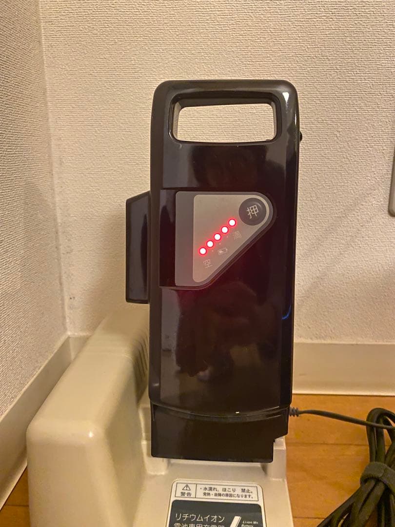 パナソニック　電動自転車　バッテリー（充電器付）