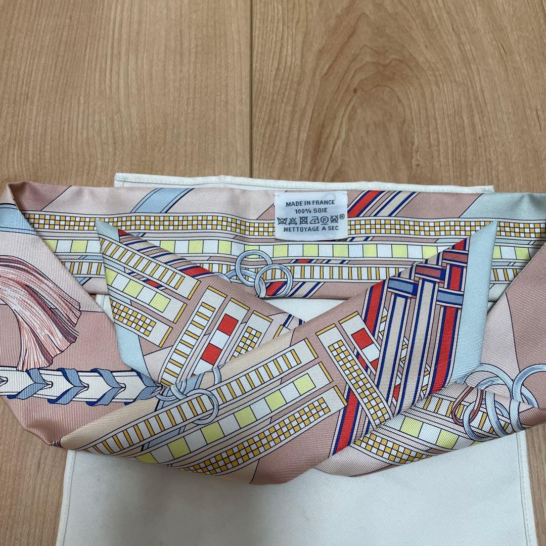 小物 HERMES TWILLY BRIDES ET GRIS GRIS