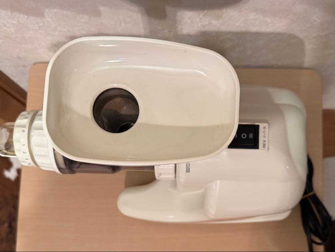 低速圧縮搾りジューサー　イキイキ酵素くん　DA-980