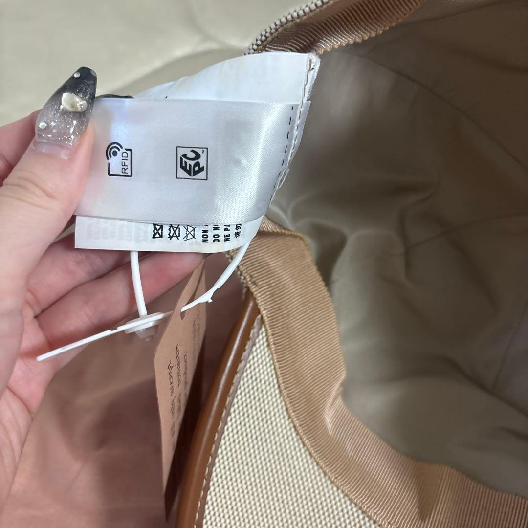 MIUMIU キャンバスxレザー ベースボールキャップ