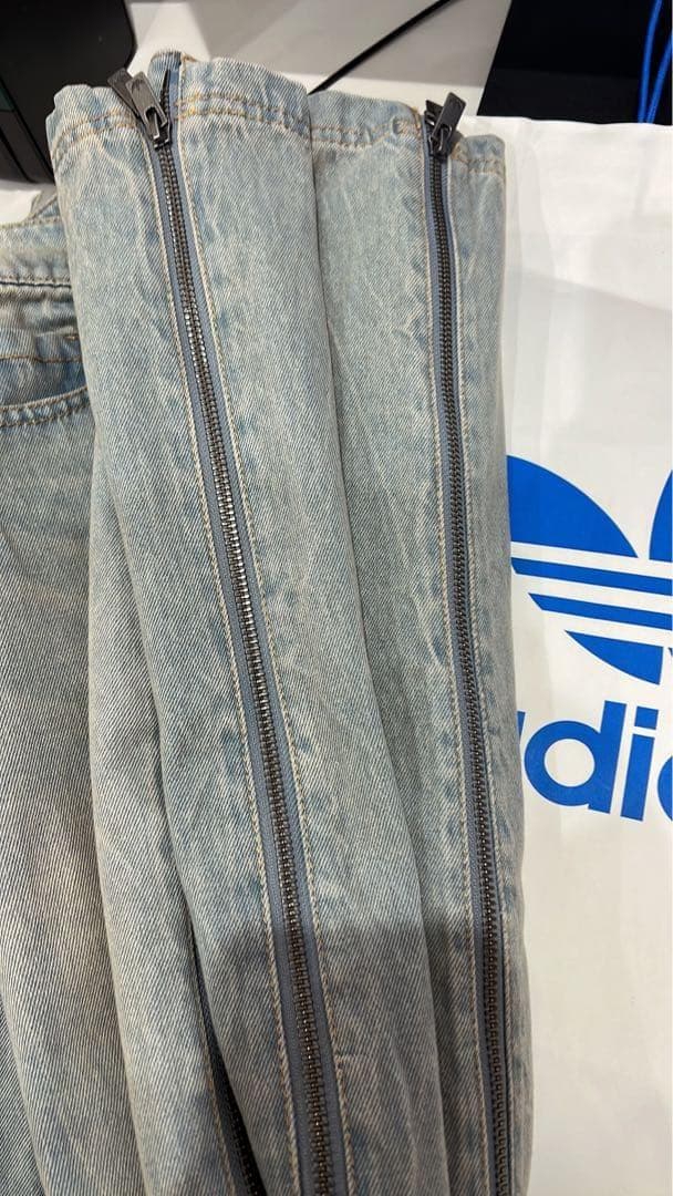 新品24 ADILENIUM シーズン3 ジップウォッシュド デニム パンツ