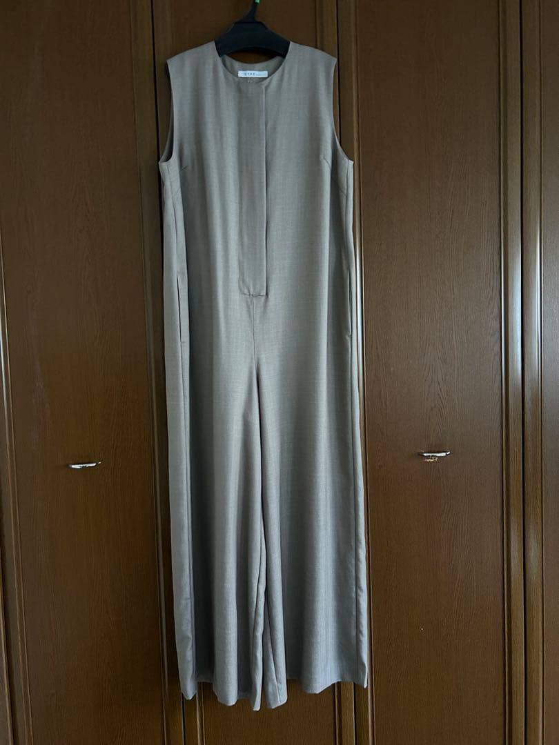 【新品★タグ付き】ETRÉ TOKYO グレージュノースリーブオールインワン