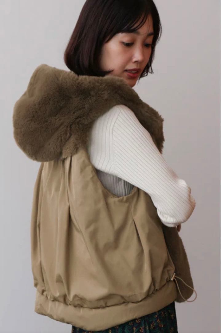 新品！異素材ダウンファーベスト（キャメル）