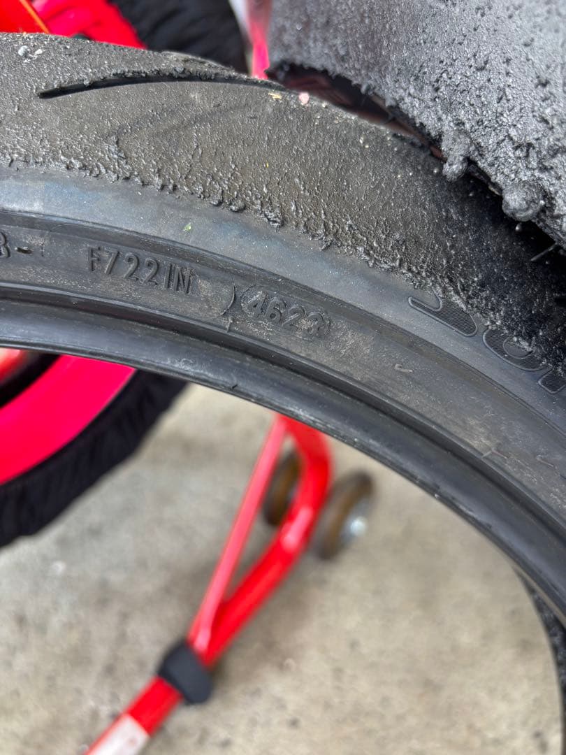 ピレリ　スーパーコルサv4 sc1 前後セット110/140