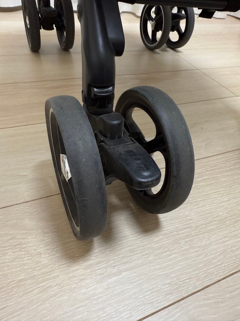 アップリカ♡ラクーナ クッション フリー プラス AB ベージュ♡ベビーカー