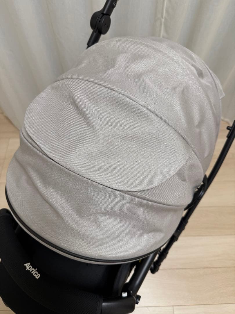 アップリカ♡ラクーナ クッション フリー プラス AB ベージュ♡ベビーカー