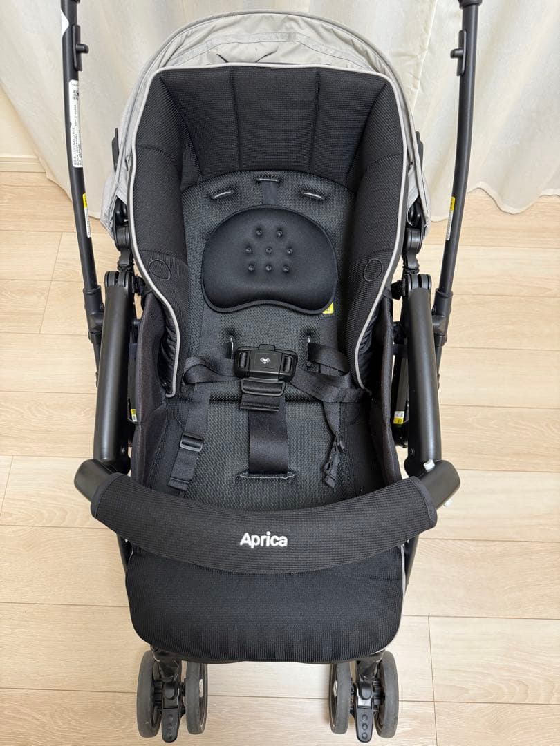 アップリカ♡ラクーナ クッション フリー プラス AB ベージュ♡ベビーカー