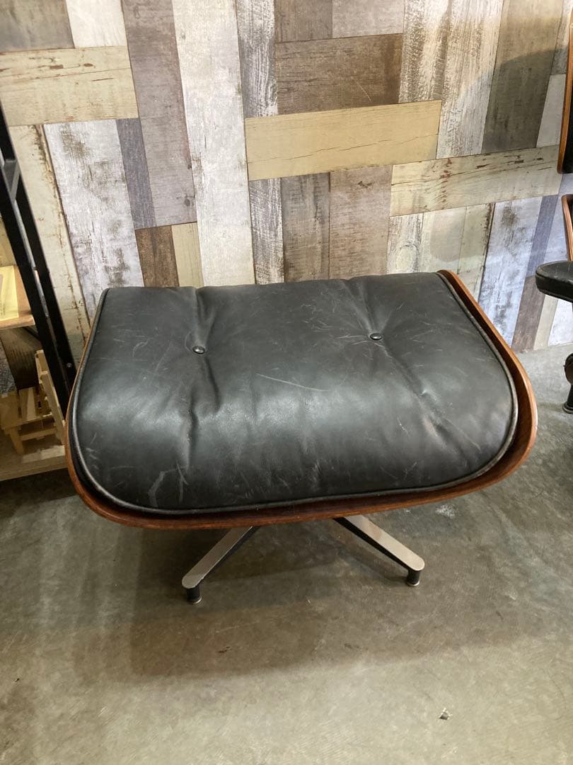 ハーマンミラー　イームズ　EMS レザーラウンドチェア　オットマン別売り