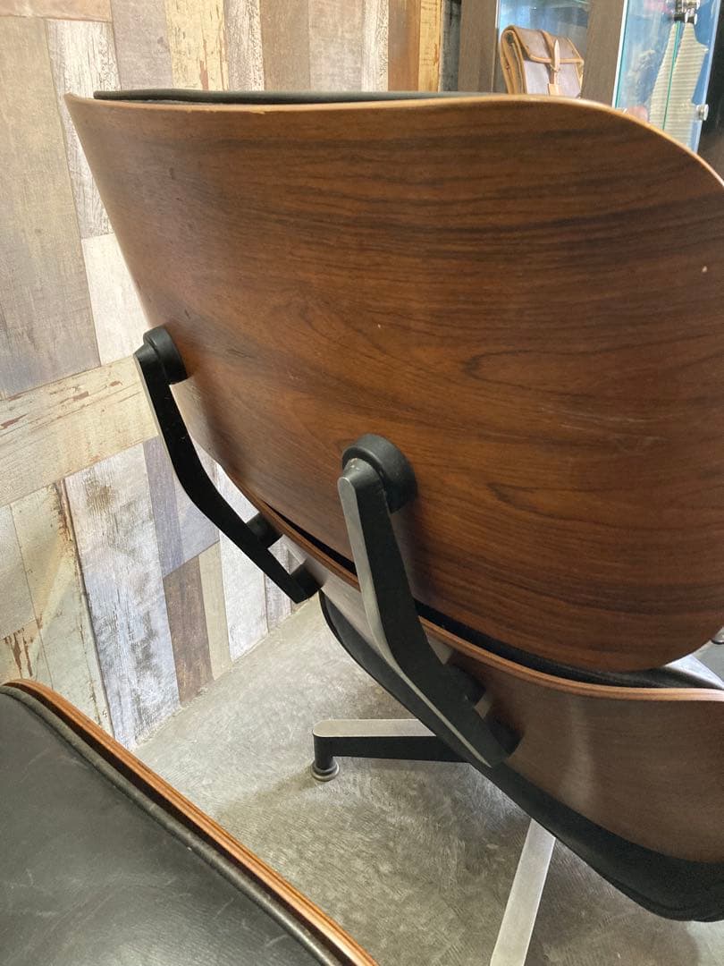 ハーマンミラー　イームズ　EMS レザーラウンドチェア　オットマン別売り