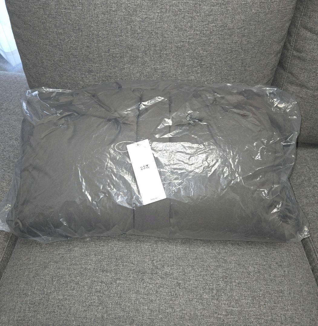 ２３区　今季品　ステッチレス フーデット ダウン　チャコールグレー　３８　極美品