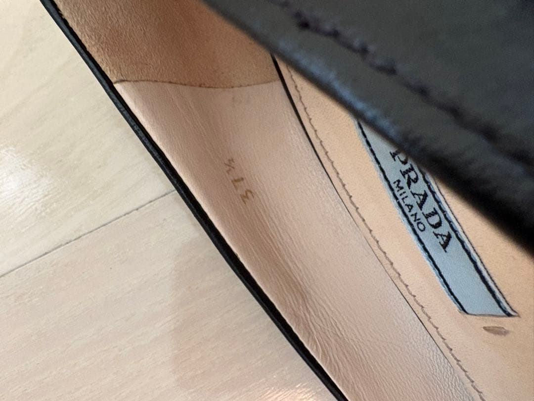 PRADA プラダ　リボン付き 黒パンプス 中ヒール