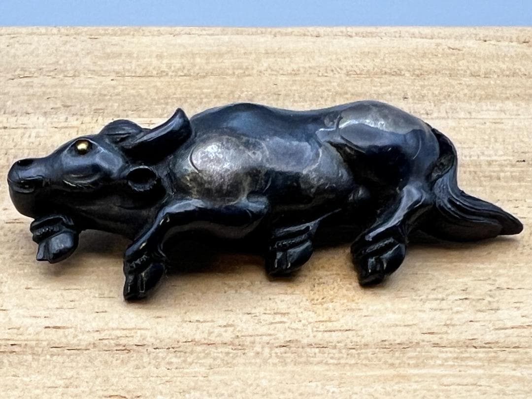 【海】江戸明治期　牛形　手彫　目貫　金具　金目　銅製鍍金　骨董品