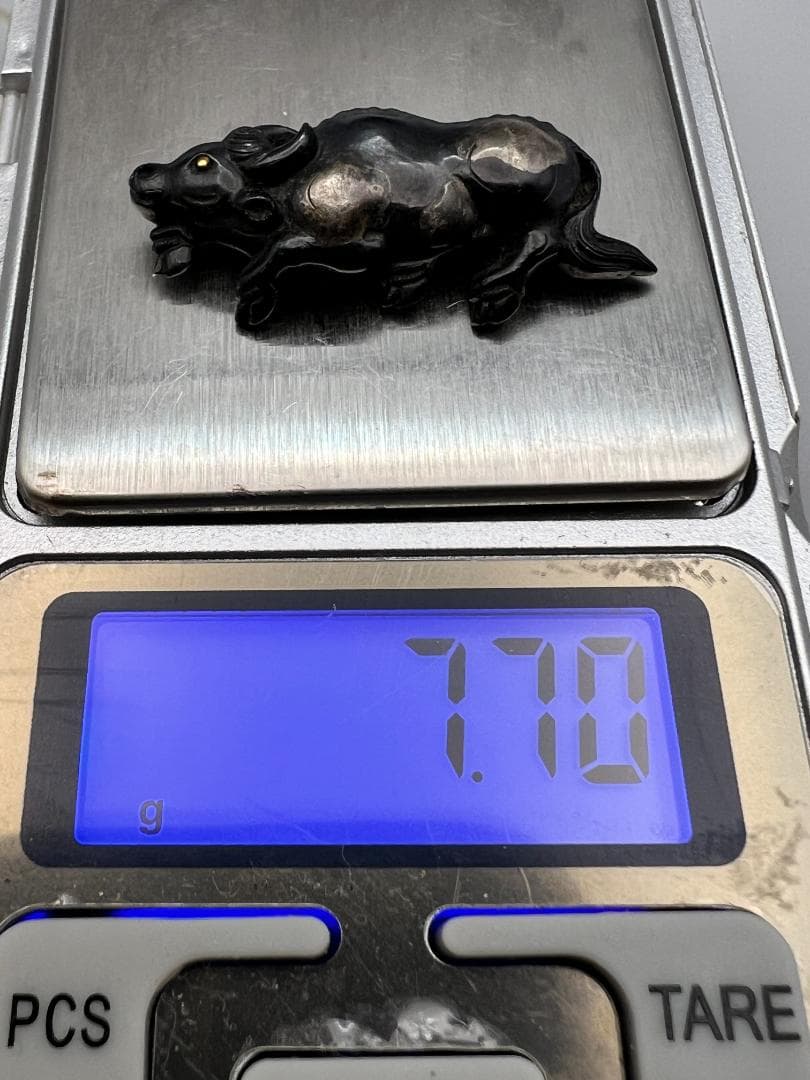 【海】江戸明治期　牛形　手彫　目貫　金具　金目　銅製鍍金　骨董品