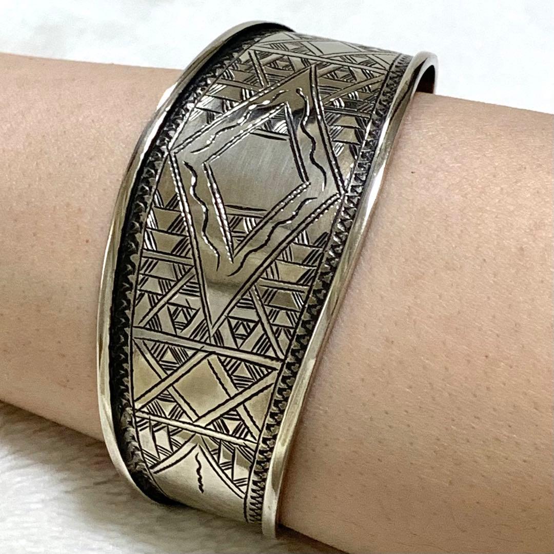 美品 ADAWAT'N TUAREG SILVER BANGLE AFFO