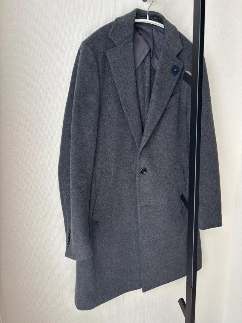 ラルディーニ（LARDINI）コート 花のブローチ付き