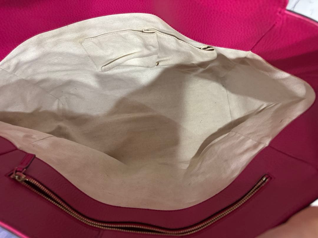 Gucciレザーピンク トートバッグA4入ります保存袋付き