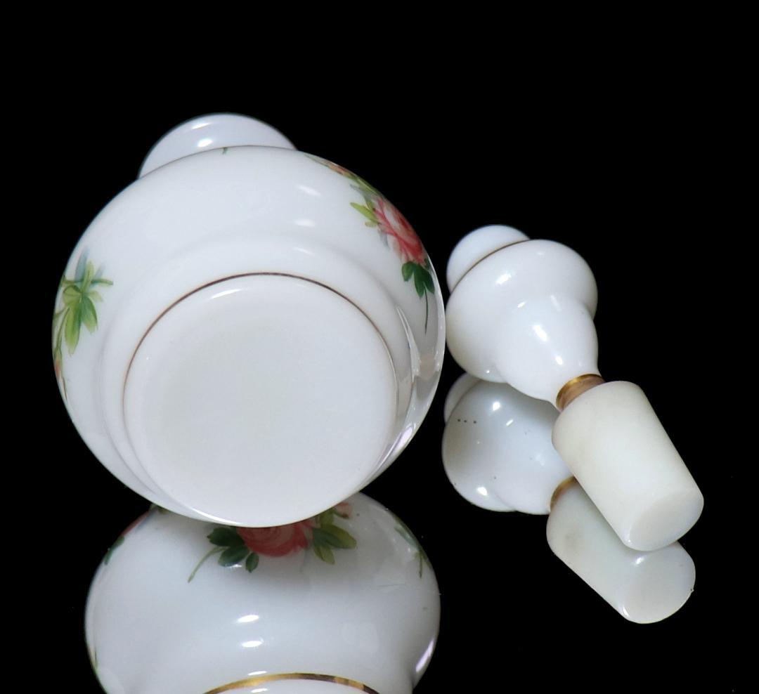 オールド・バカラ 純白 薔薇文 オパーリンクリスタル製 金彩エナメル カラフ