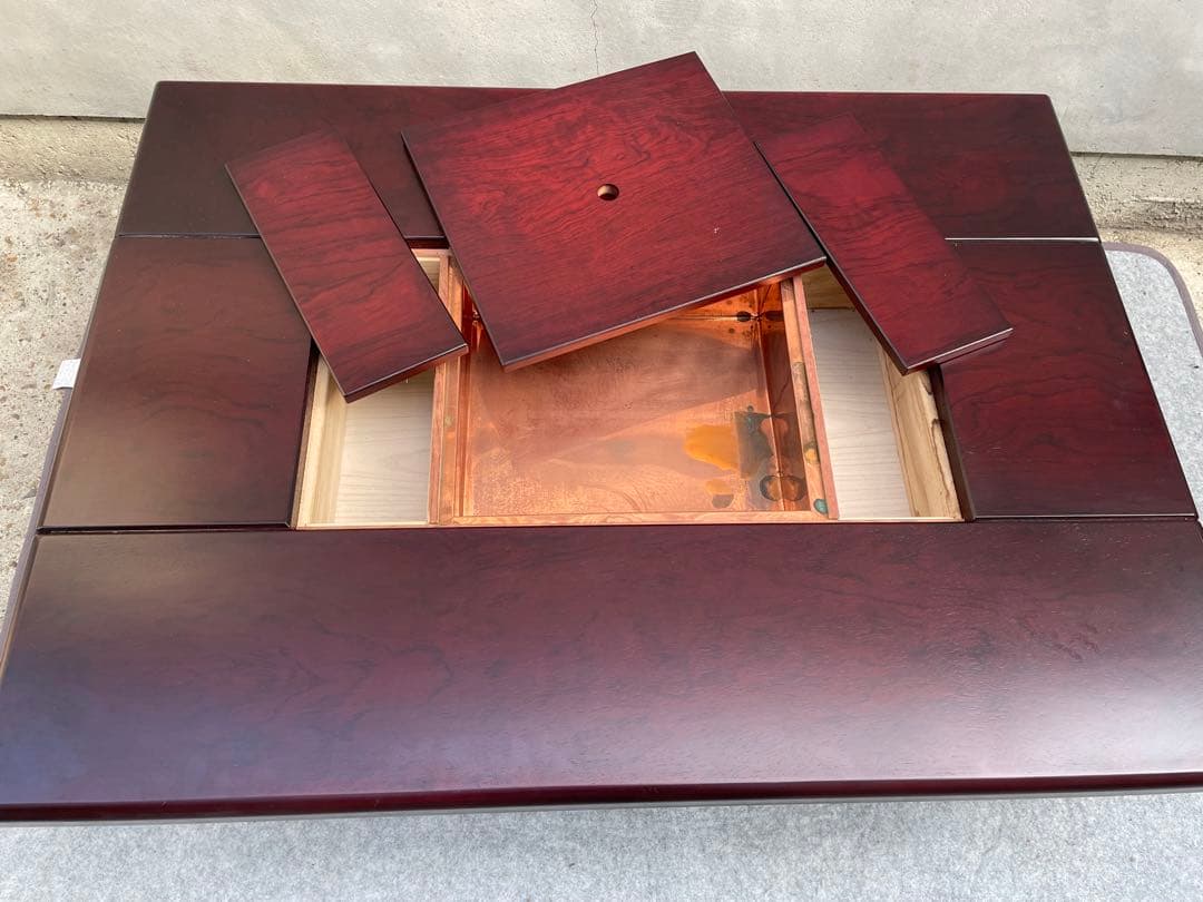 近隣配達可能　割と綺麗　囲炉裏テーブル