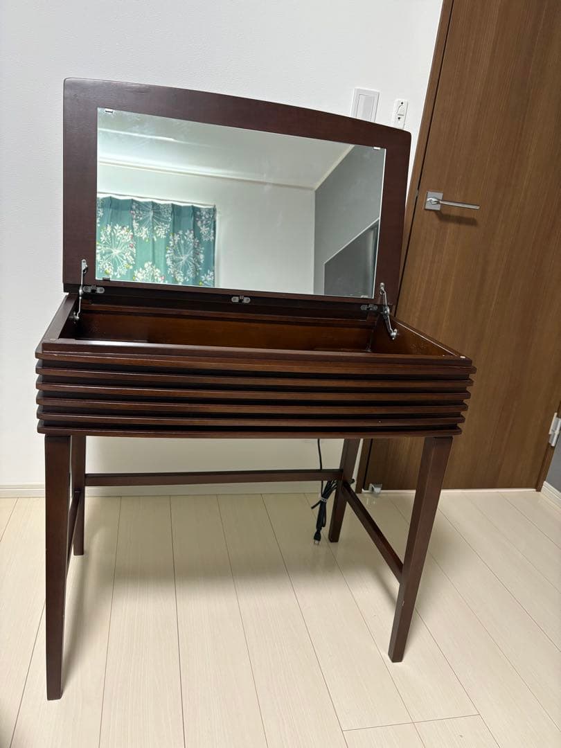 a.flat　ルーバー・ドレッサー　鏡台