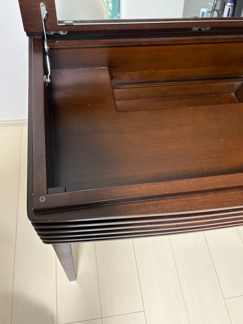 a.flat　ルーバー・ドレッサー　鏡台