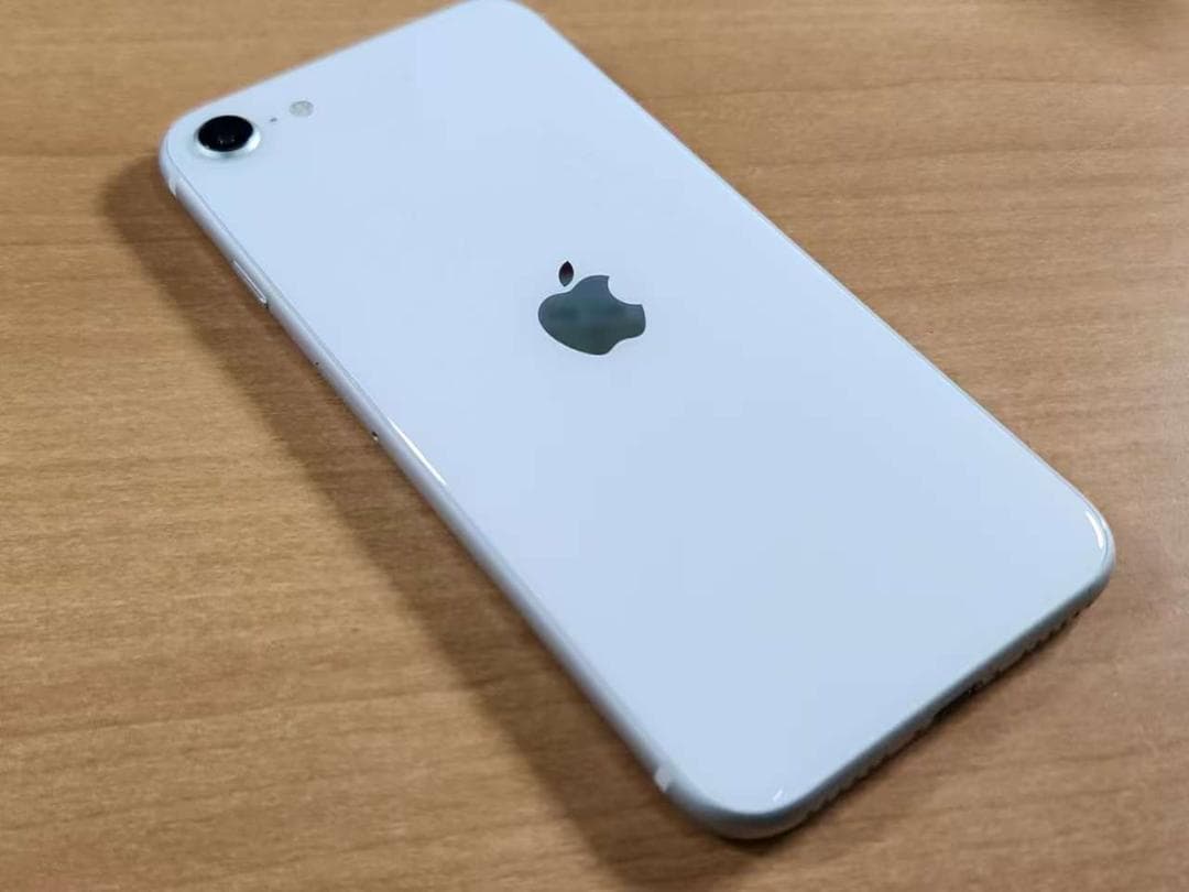 020500B iPhone SE A2296 64GB 最大容量83%