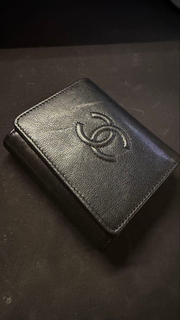 CHANEL シャネル キャビアスキン 二つ折り財布 ステッチ 黒 ブラック