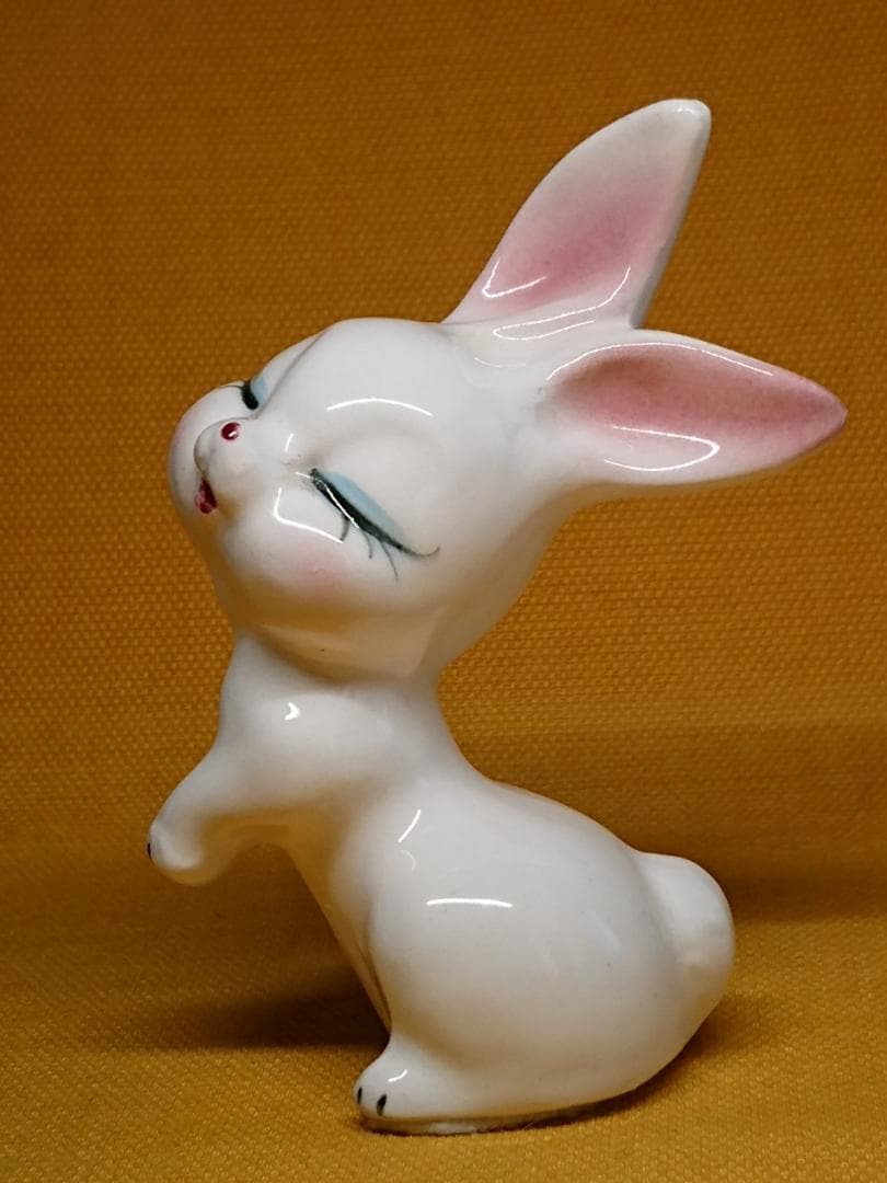 【美品】ウサギ　兎　白兎　陶器　置物　インテリア　工芸品　美術品　A1221
